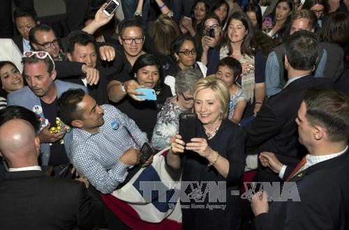 Клинтон и Сандерс продолжают соперничать за пост кандидата в президенты США  - ảnh 1